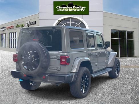 Used 2023 Jeep Wrangler Sahara w/ Cold Weather Group image 6