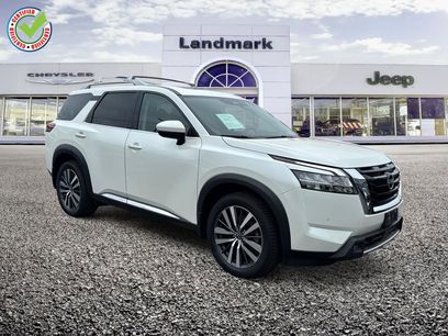 Used 2022 Nissan Pathfinder Platinum w/ Lighting Package (N92)