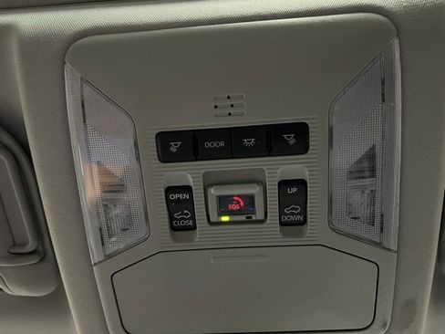 Used 2022 Toyota RAV4 XLE image 42