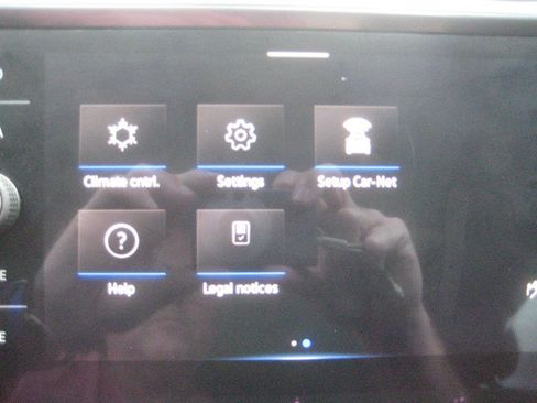 Used 2023 Volkswagen Tiguan SE w/ Panoramic Sunroof Package AWD/4WD image 25