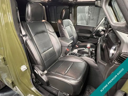 Used 2022 Jeep Wrangler Unlimited Sahara image 4