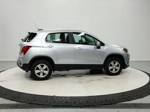 Used 2017 Chevrolet Trax LS AWD/4WD image 9