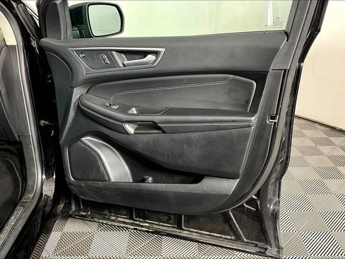 Used 2024 Ford Edge Titanium image 25