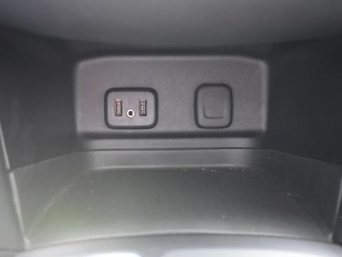 Used 2018 Chevrolet Equinox LT FWD image 30