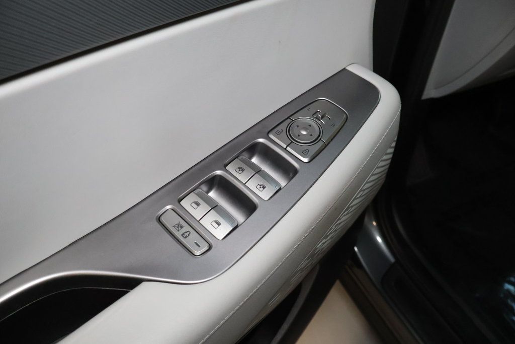 Used 2023 Hyundai Palisade SEL AWD/4WD image 11