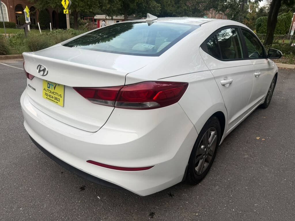 Used 2017 Hyundai Elantra SE FWD image 4