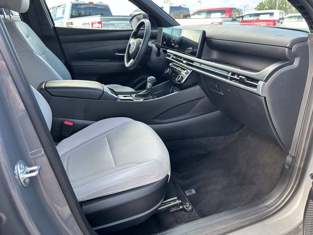 Used 2025 Hyundai Santa Cruz SEL AWD/4WD image 17