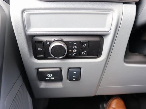 Used 2025 Ford F150 Lightning XLT image 30