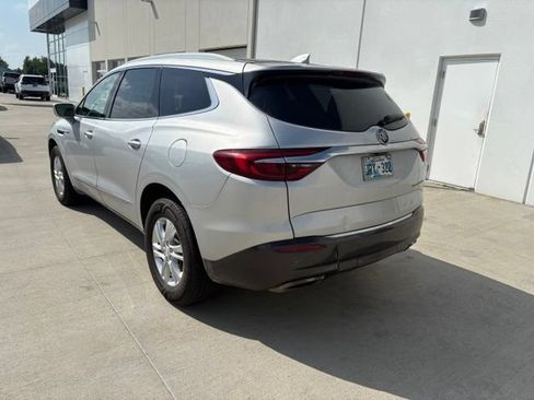 Used 2019 Buick Enclave Essence FWD image 5