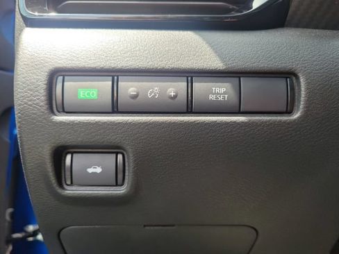 Used 2025 Nissan Sentra SR FWD image 14