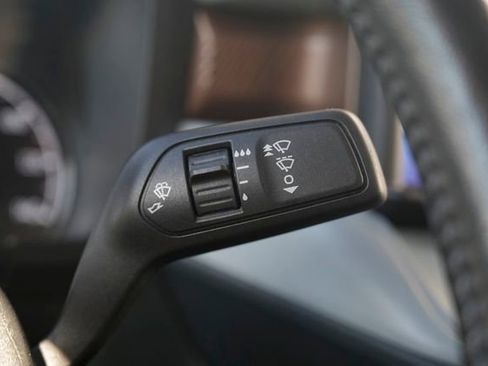 Used 2022 Ford Maverick Lariat w/ Lariat Luxury Package image 44