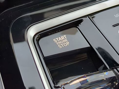 New 2025 BMW 760i xDrive w/ Executive Package image 28