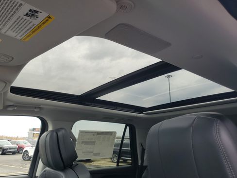 New 2026 Lincoln Navigator L Reserve image 11