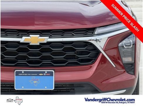 Certified 2025 Chevrolet Trax LT w/ Driver Confidence Package FWD image 8