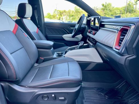 Used 2024 GMC Canyon AT4X AWD/4WD image 15