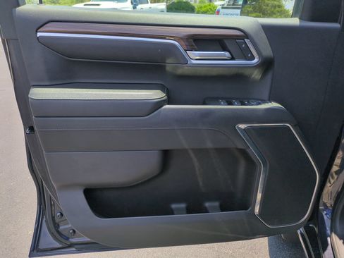 Used 2023 Chevrolet Silverado 1500 LT AWD/4WD image 14