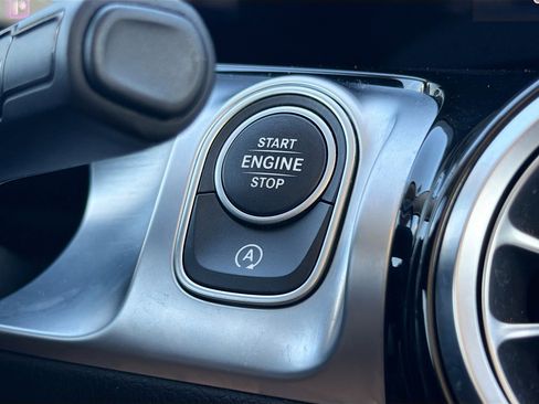 Used 2023 Mercedes-Benz GLB 250 image 37