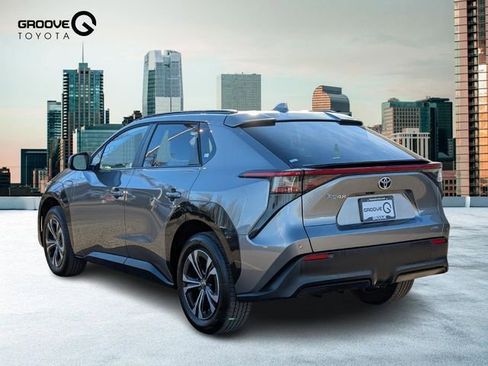 Used 2023 Toyota bZ4X XLE w/ Weather Package image 3