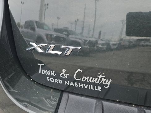 Used 2022 Ford Explorer XLT w/ Equipment Group 202A image 10