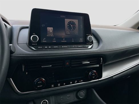 Used 2021 Nissan Rogue SV image 14