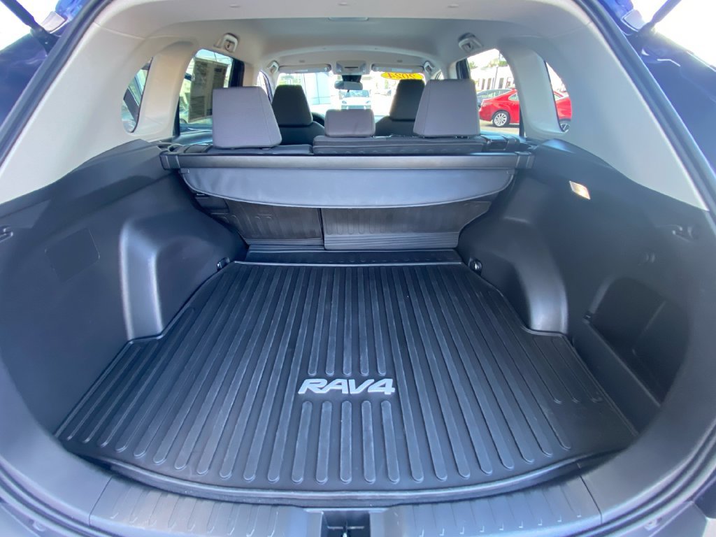 Used 2024 Toyota RAV4 XLE AWD/4WD image 29