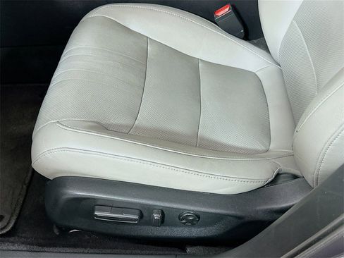 Certified 2019 Honda Accord EX-L image 9