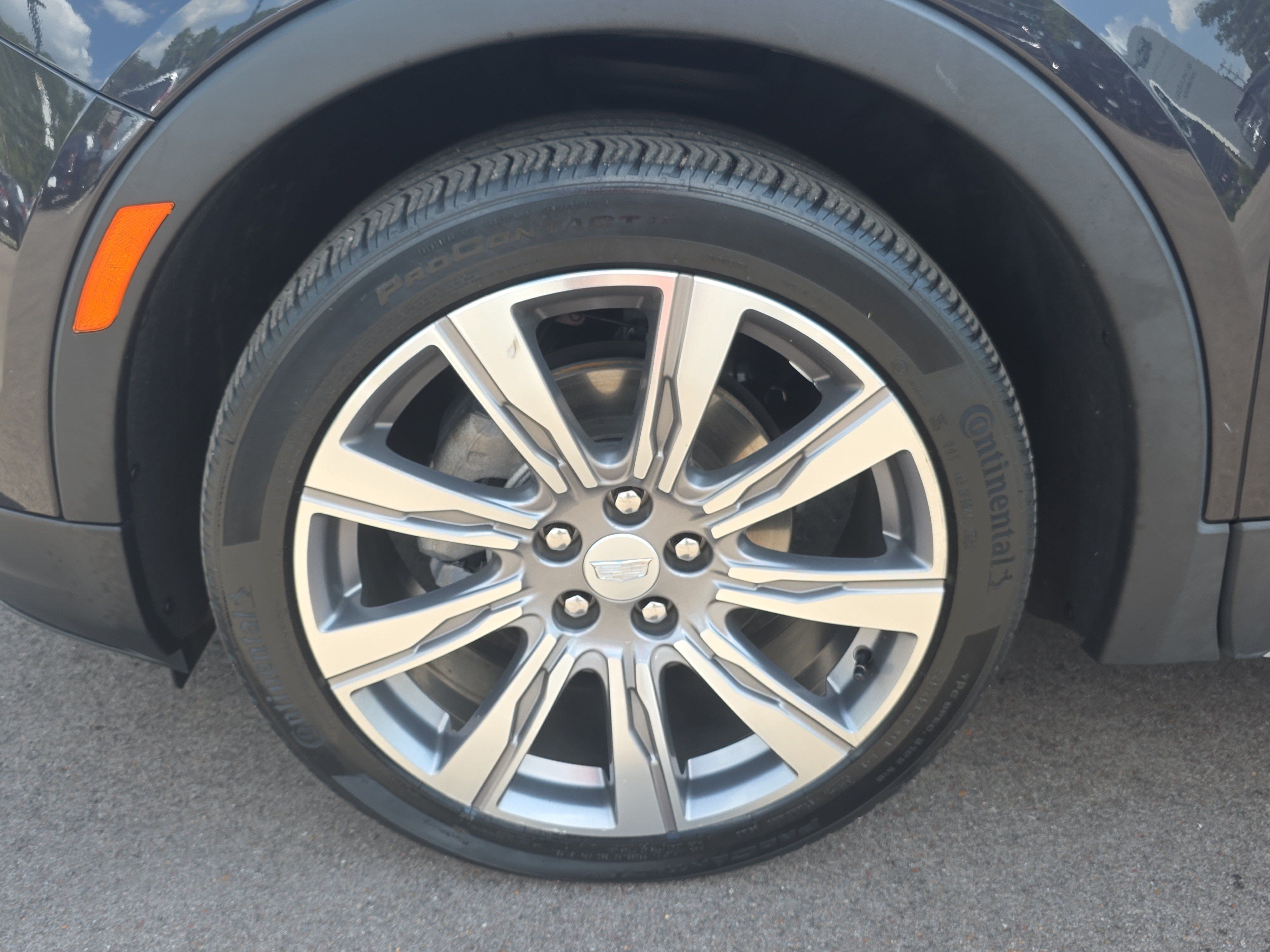Used 2023 Cadillac XT4 Premium Luxury w/ Cold Weather Package FWD image 9