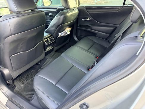 Used 2021 Lexus ES 250 w/ Premium Package image 10