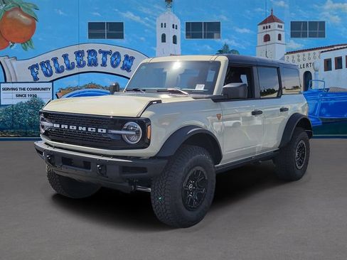 New 2026 Ford Bronco Badlands w/ Wildtrak Package AWD/4WD image 2