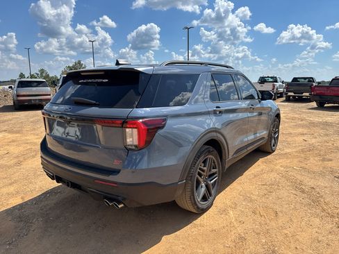 Used 2025 Ford Explorer ST w/ Sun And Sound Package RWD image 5