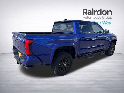 Used 2025 Toyota Tacoma SR5 AWD/4WD image 9