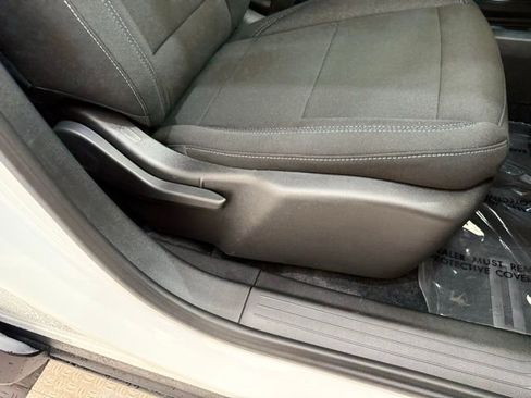 New 2026 Chevrolet Equinox EV LT image 17