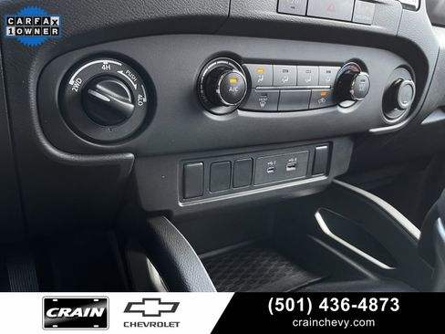 Used 2024 Nissan Frontier SV image 18