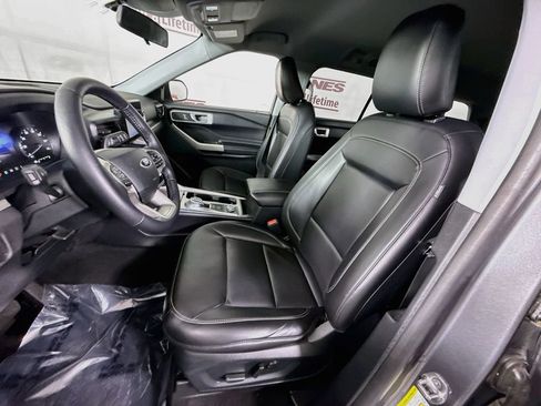 Used 2021 Ford Explorer XLT w/ Equipment Group 202A AWD/4WD image 25