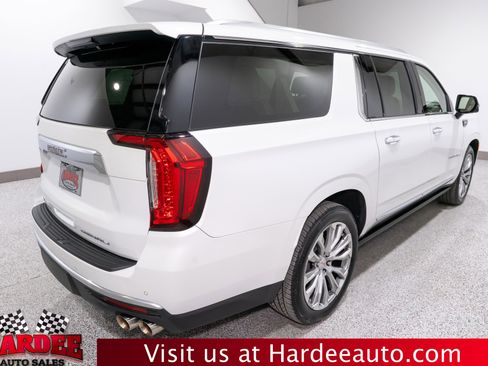 Used 2022 GMC Yukon XL Denali w/ Denali Premium Package image 5