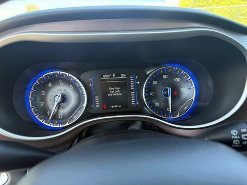 Used 2022 Chrysler Voyager LX FWD image 15