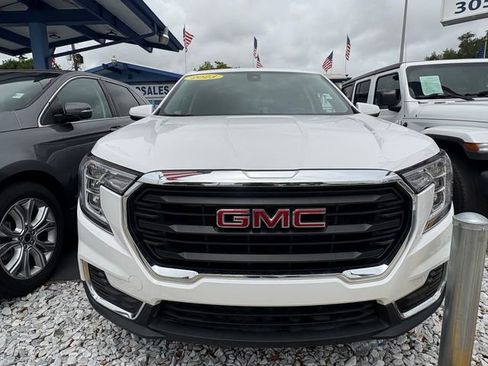 Used 2023 GMC Terrain SLE image 10