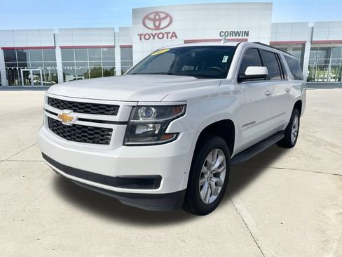 Used 2017 Chevrolet Suburban LT RWD image 7