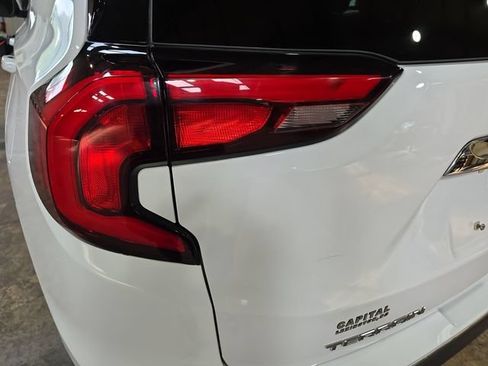 Used 2020 GMC Terrain SLT FWD image 34