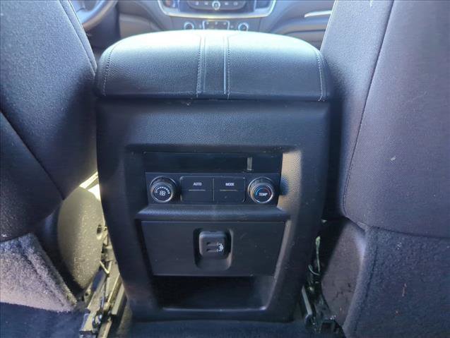 Used 2022 Chevrolet Traverse LT FWD image 21