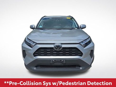 Used 2025 Toyota RAV4 XLE AWD/4WD image 13
