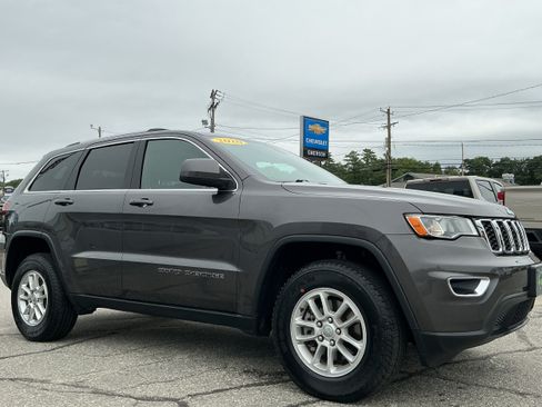 Used 2020 Jeep Grand Cherokee Laredo AWD/4WD image 2