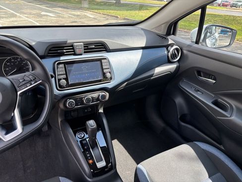 Used 2025 Nissan Versa SV FWD image 30