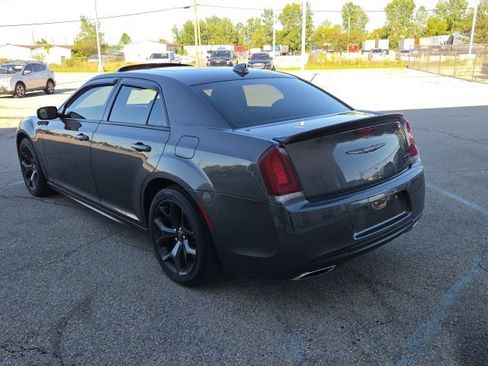 Used 2021 Chrysler 300 S w/ S Model Appearance Package RWD image 4