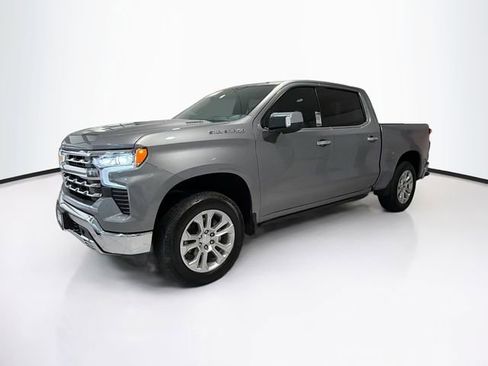 Used 2023 Chevrolet Silverado 1500 LTZ w/ Technology Package AWD/4WD image 3
