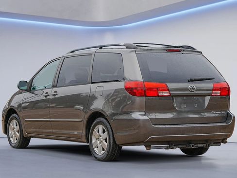 Used 2004 Toyota Sienna XLE Limited image 14