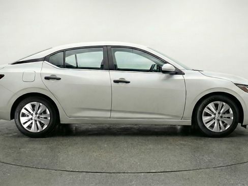 Used 2025 Nissan Sentra S FWD image 11