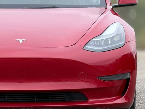 Used 2023 Tesla Model 3 Standard Range image 12