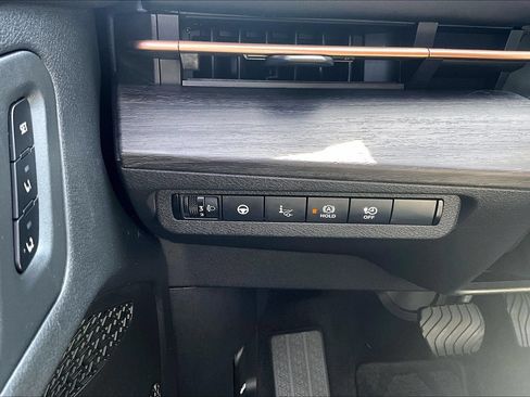 Used 2023 Nissan Ariya FWD image 15
