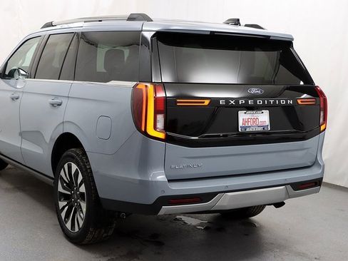 New 2025 Ford Expedition Platinum w/ Driver's Package image 7
